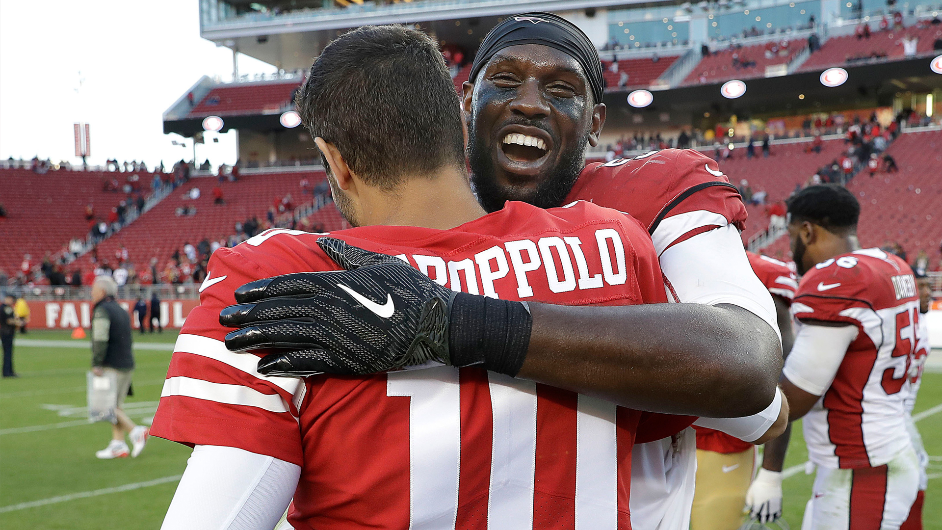 Chandler Jones sneaks up on Jimmy Garoppolo at grocery store