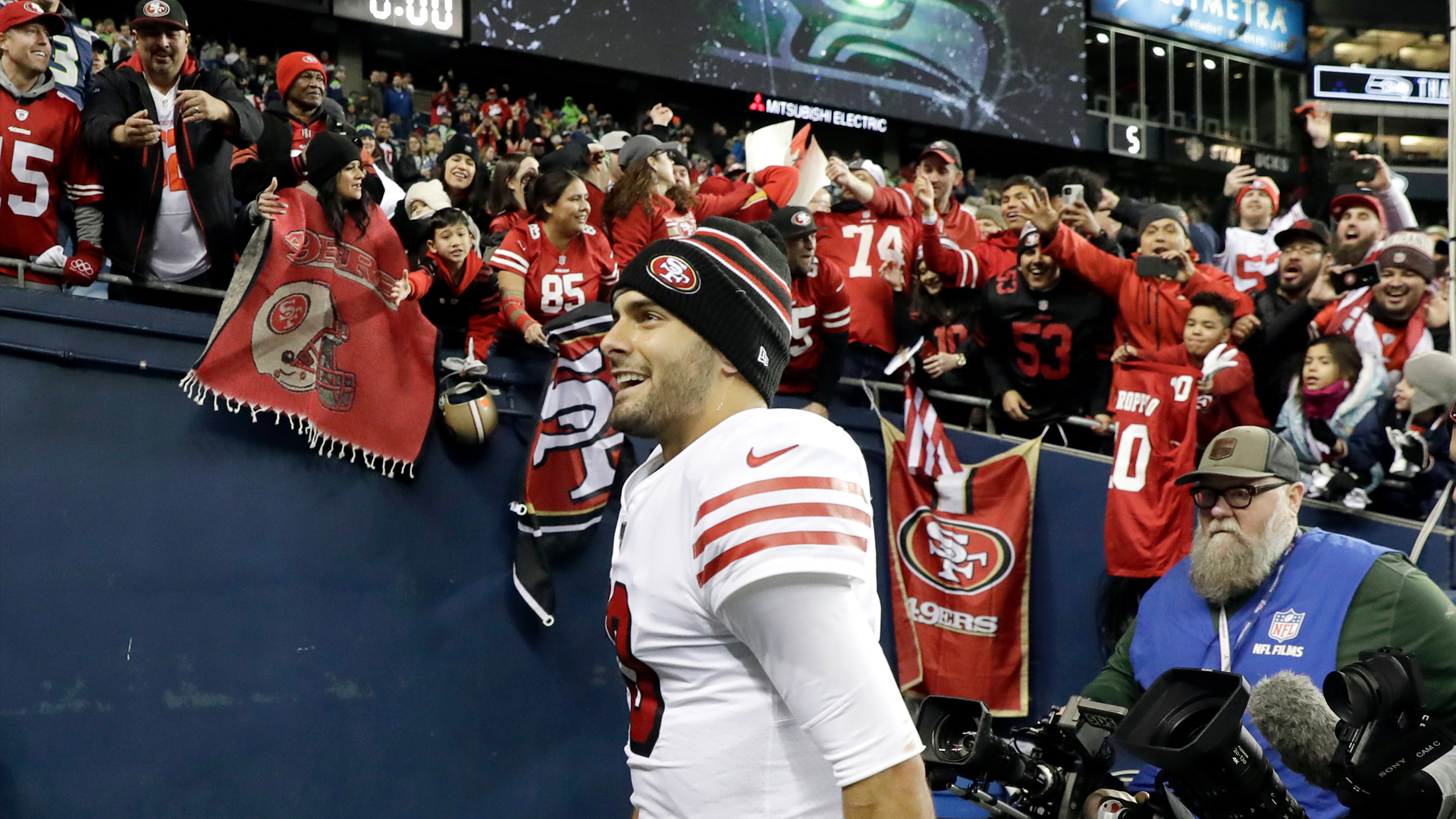 NFL fines 49ers' Jimmy Garoppolo 7K for throwing ball into stands(02)