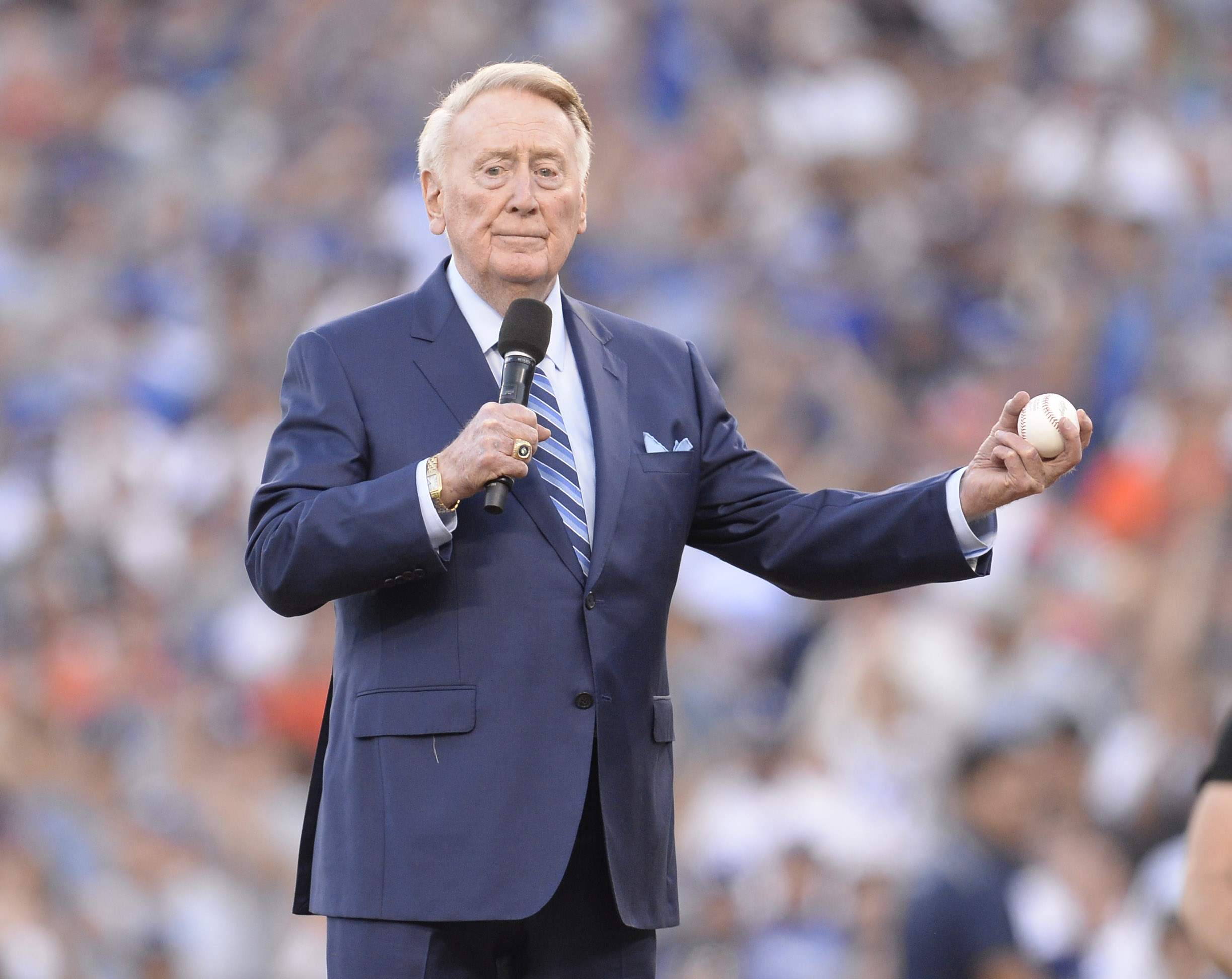 Legendary Dodgers broadcaster and voice of 'The Catch,' Vin Scully dies